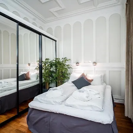 Enter Ultimate Luxury - Jacuzzi & Sauna *