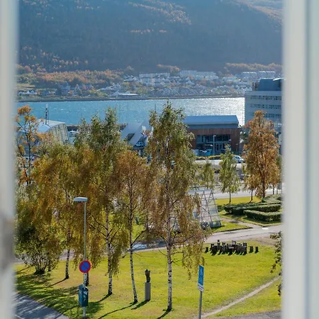 Enter Ultimate Luxury - Jacuzzi & Sauna Apartment Tromsø