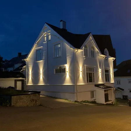 Enter Ultimate Luxury - Jacuzzi & Sauna Apartment Tromsø