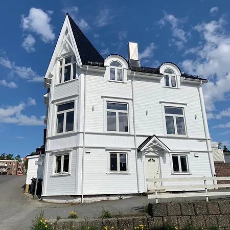 Enter Ultimate Luxury - Jacuzzi & Sauna *