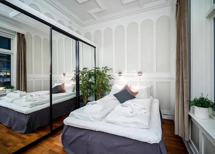 Enter Ultimate Luxury - Jacuzzi & Sauna *